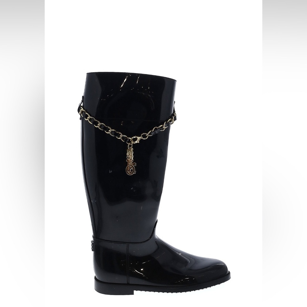 Love Mochino rain boots